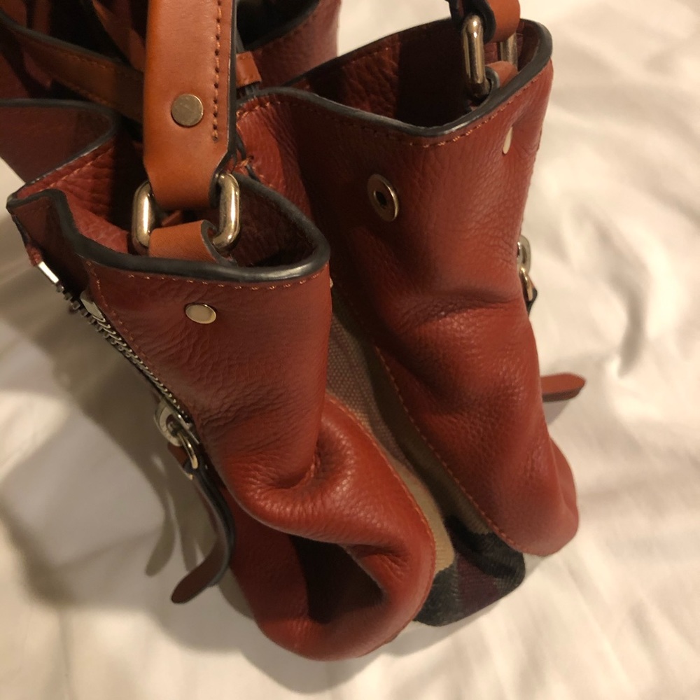 Burberry Rustic Orange Slouchy Purse - Picture 4 of 8